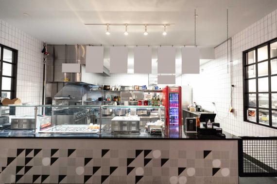 450 SF RESTAURANT SPACE